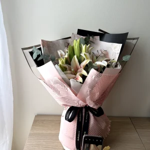 Chic Lily Noir